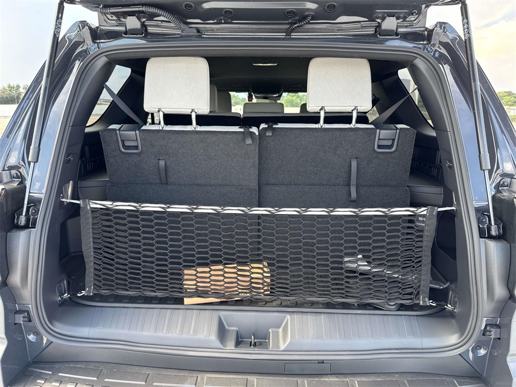 2025 Toyota 4Runner SR5 photo 7