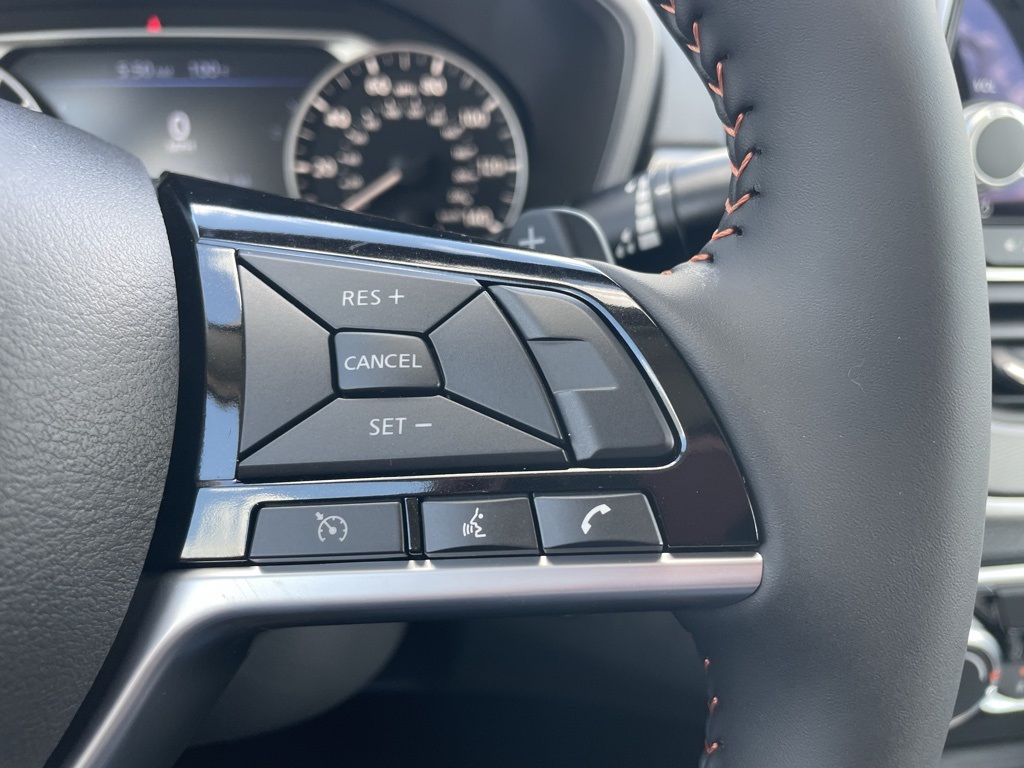 2025 Nissan Altima SR photo 10