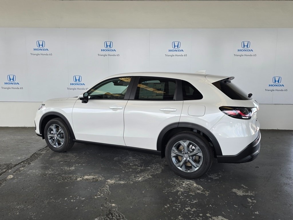 2026 Honda HR-V LX photo 4