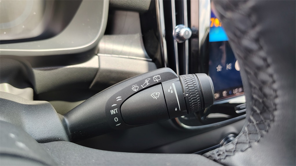 2023 Volvo XC40 Recharge Ultimate photo 15