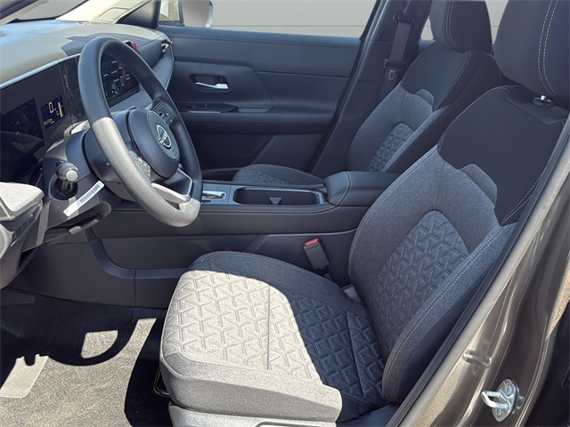 2025 Nissan Kicks SV photo 23