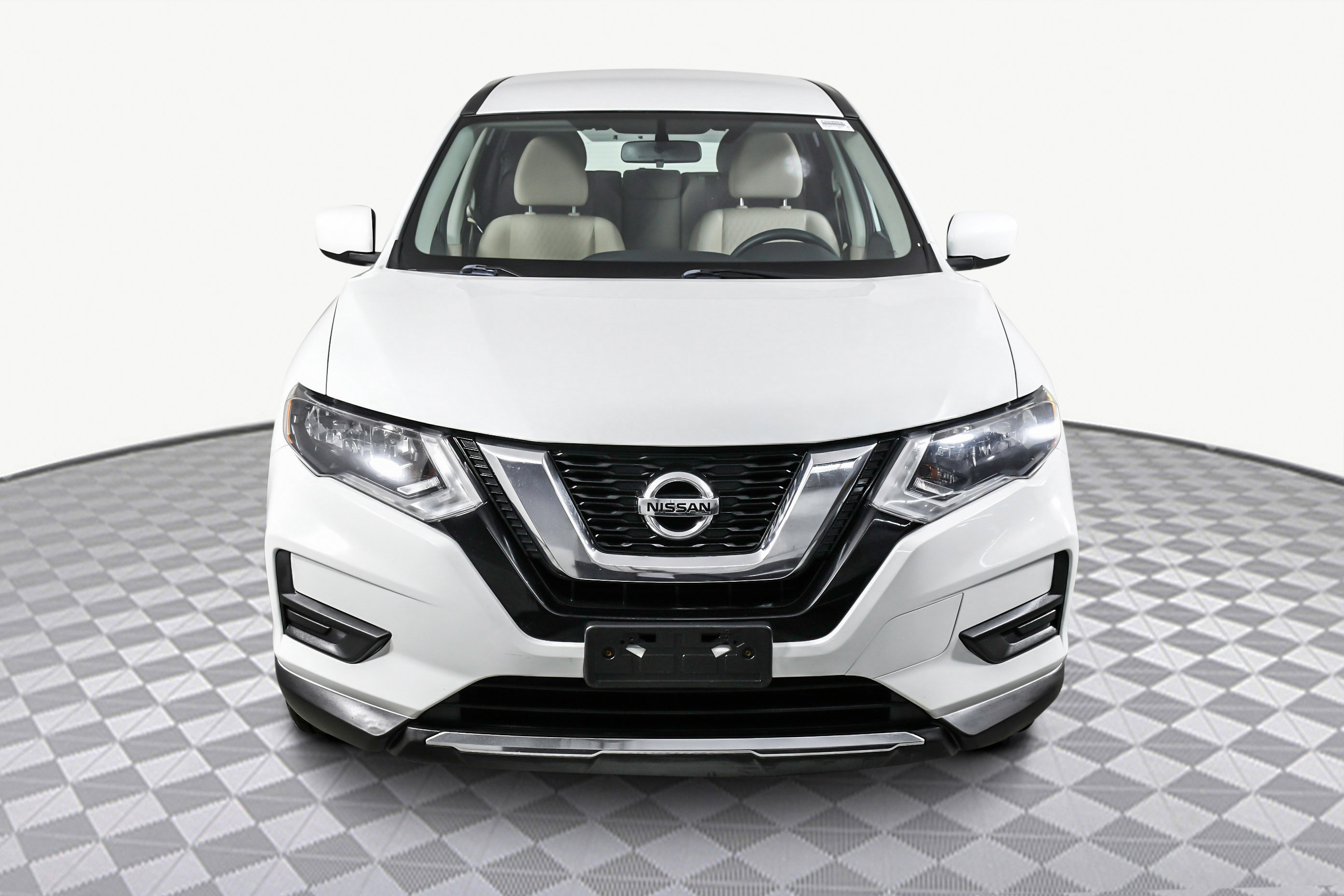 2017 Nissan Rogue S photo 2