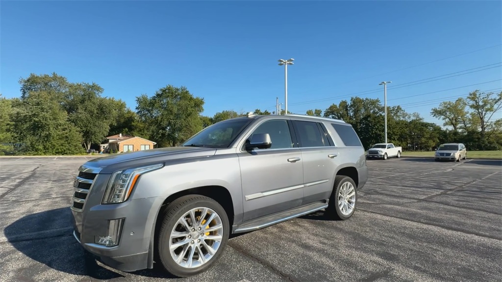 2018 Cadillac Escalade Luxury photo 4