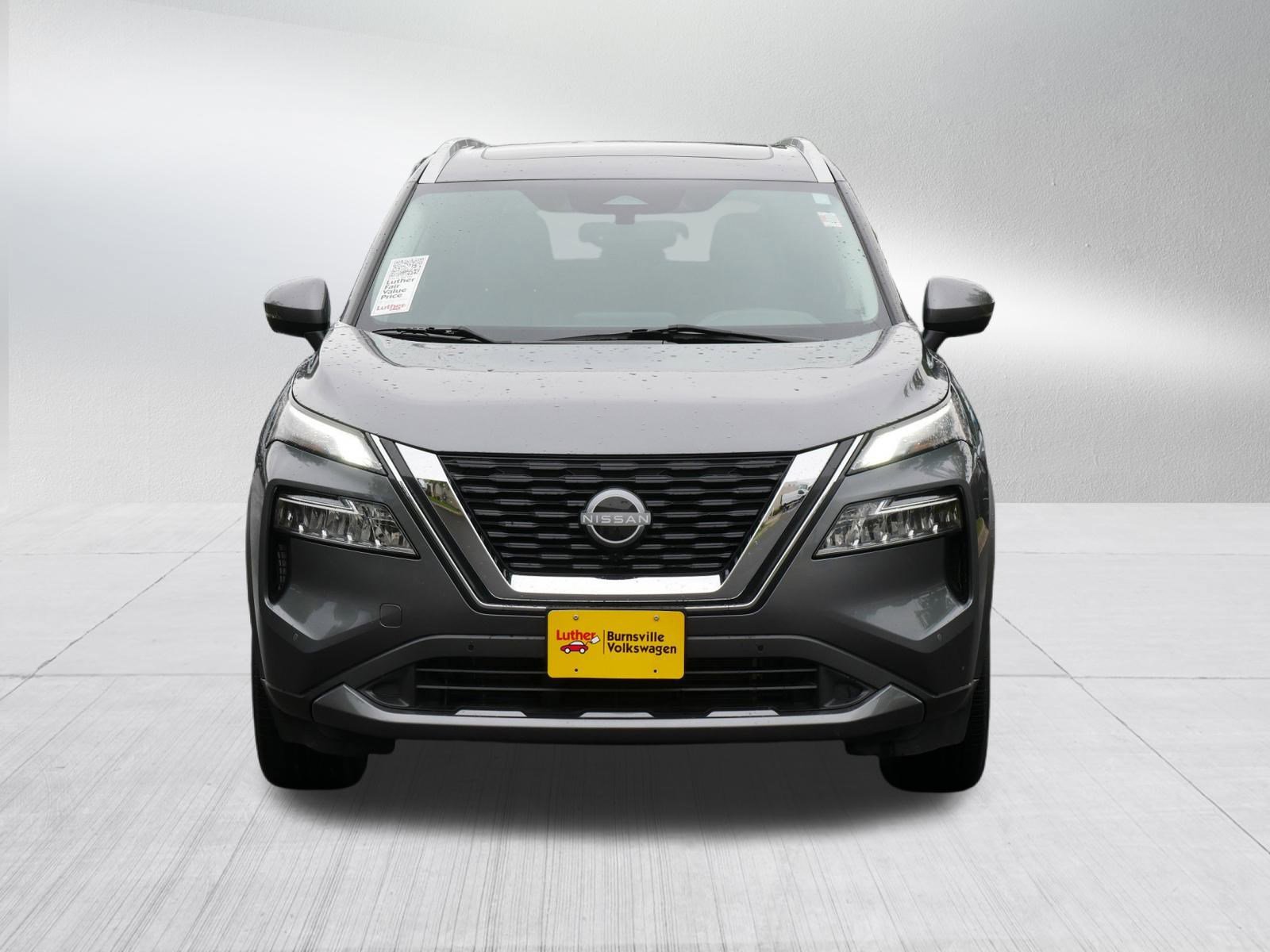 2023 Nissan Rogue SL photo 2