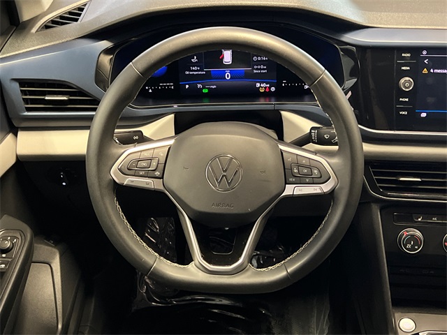 2022 Volkswagen Taos SE photo 18