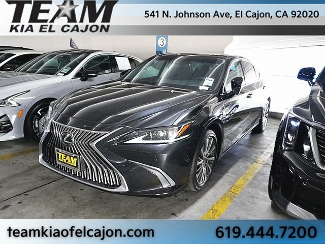 2021 Lexus ES 350's photo