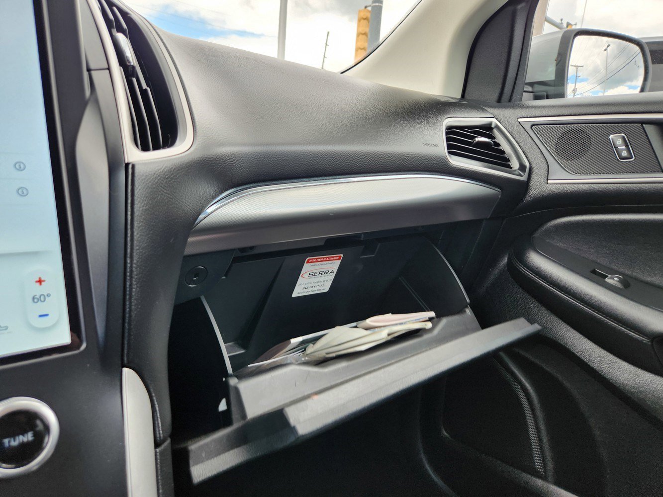 2022 Ford Edge SEL photo 15