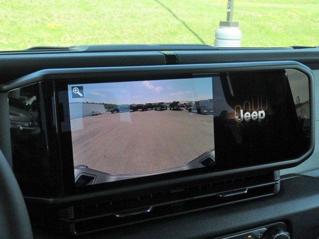2025 Jeep Gladiator Sport S photo 13