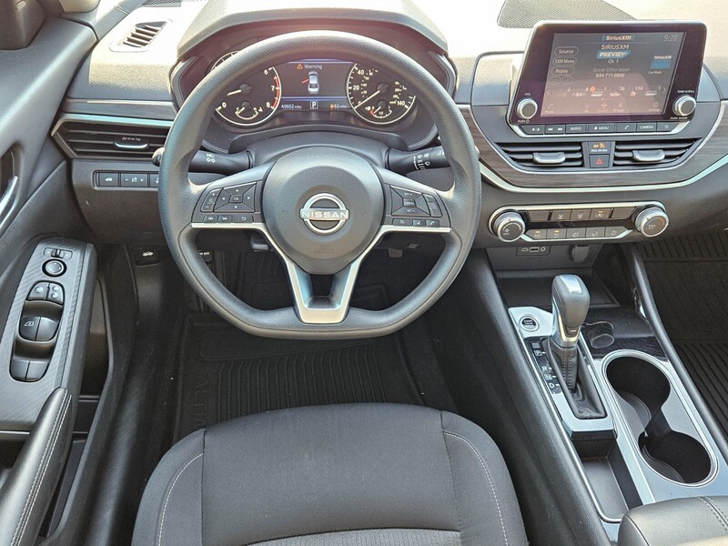 2024 Nissan Altima 2.5 SV photo 7