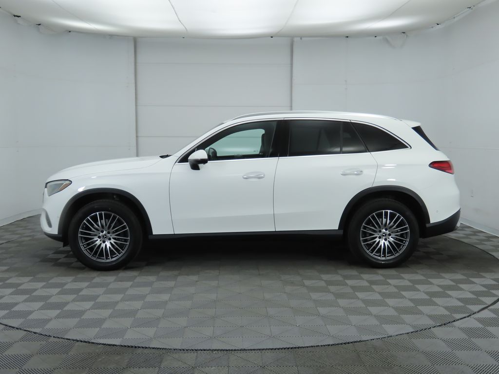 2025 Mercedes Benz GLC 300 photo 8