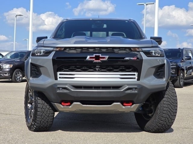 2024 Chevrolet Colorado ZR2 photo 2
