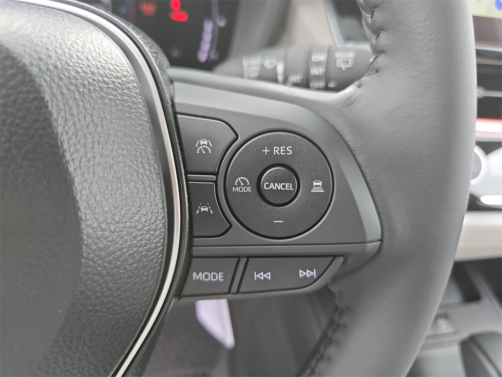 2026 Toyota Corolla Cross LE photo 17
