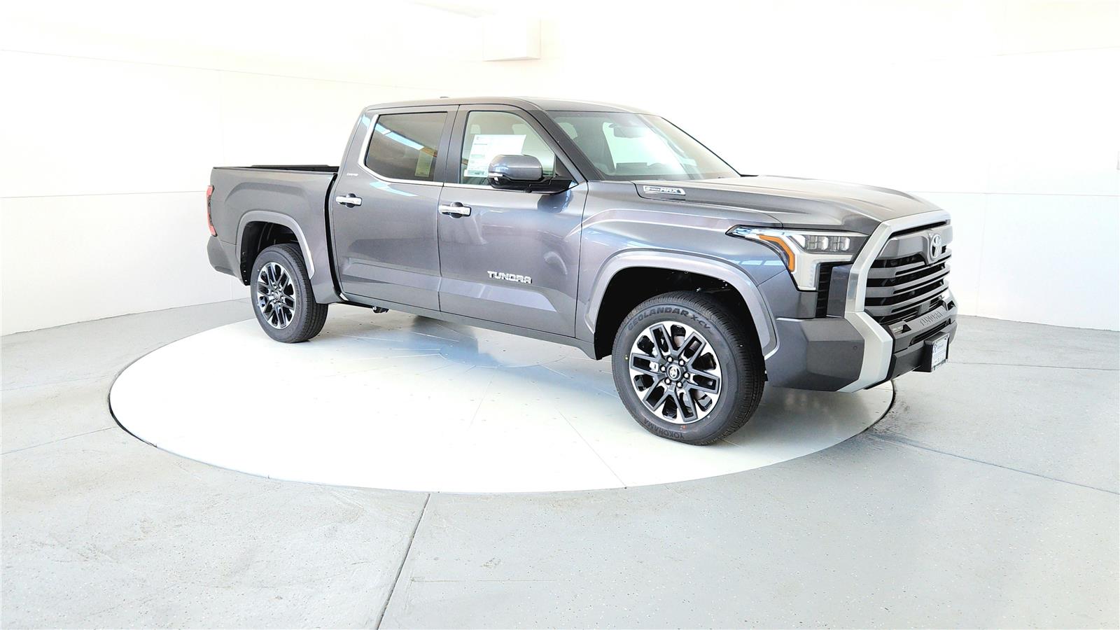2025 Toyota Tundra Limited CrewMax photo 7
