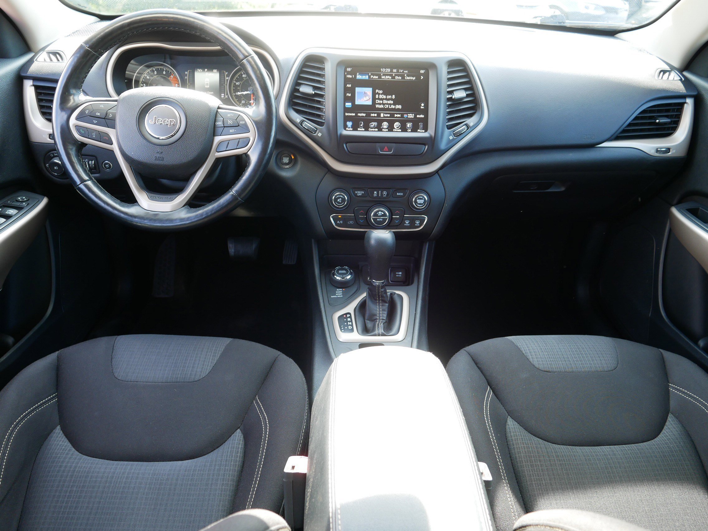 2017 Jeep Cherokee Latitude photo 10
