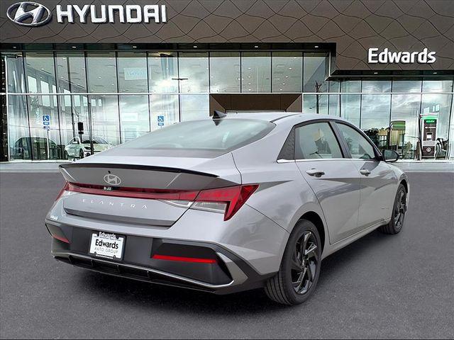 2026 Hyundai Elantra SEL Sport photo 4