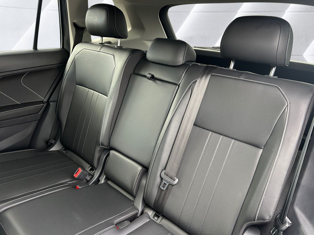 2024 Volkswagen Tiguan SE photo 18