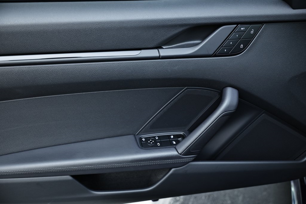 2023 Porsche 911 T photo 19