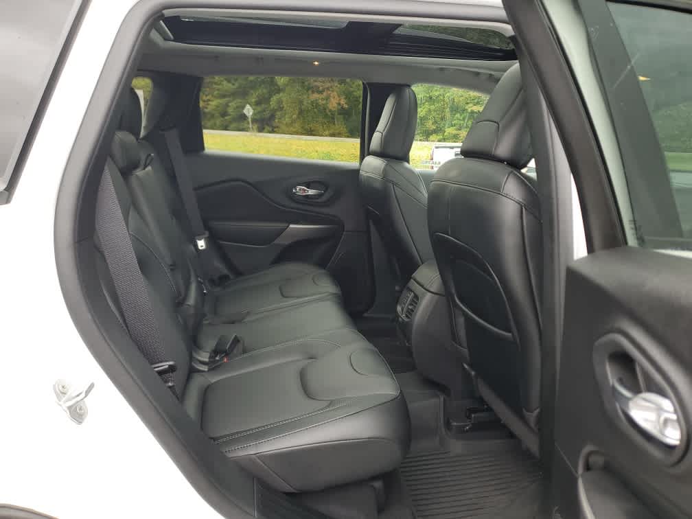 2022 Jeep Cherokee Limited photo 17