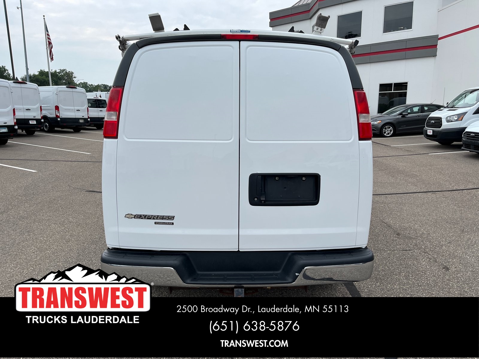2015 Chevrolet Express 2500 Work Van photo 3