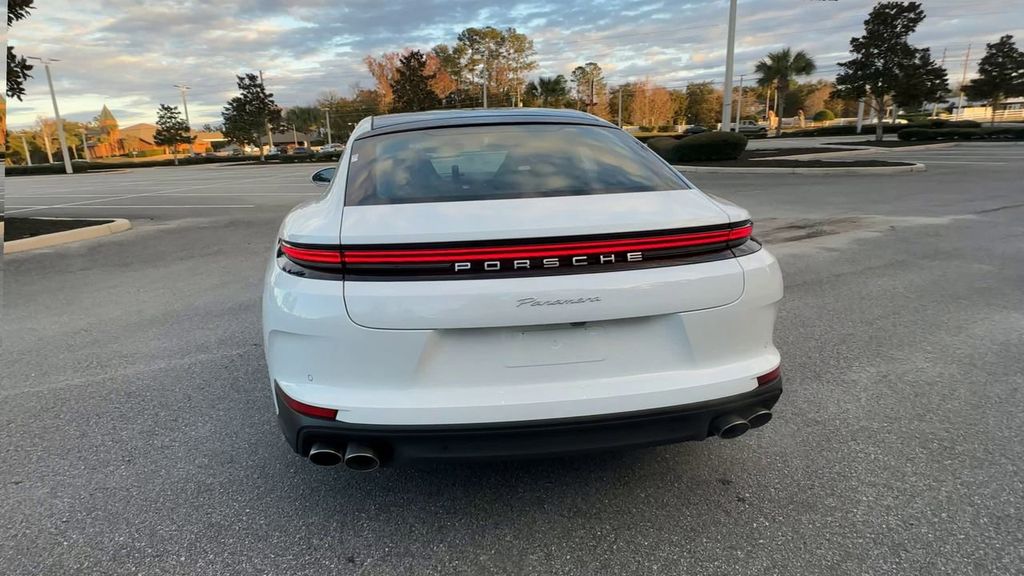 2025 Porsche Panamera Base photo 7