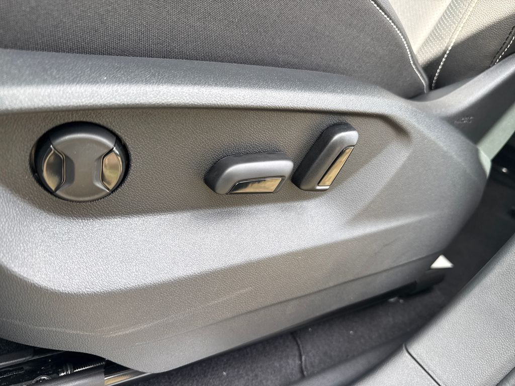 2026 Volkswagen Atlas SE Technology photo 4