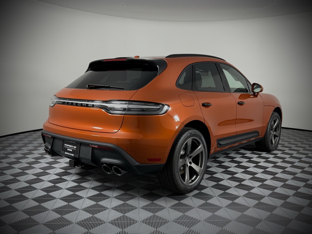 2025 Porsche Macan T photo 10