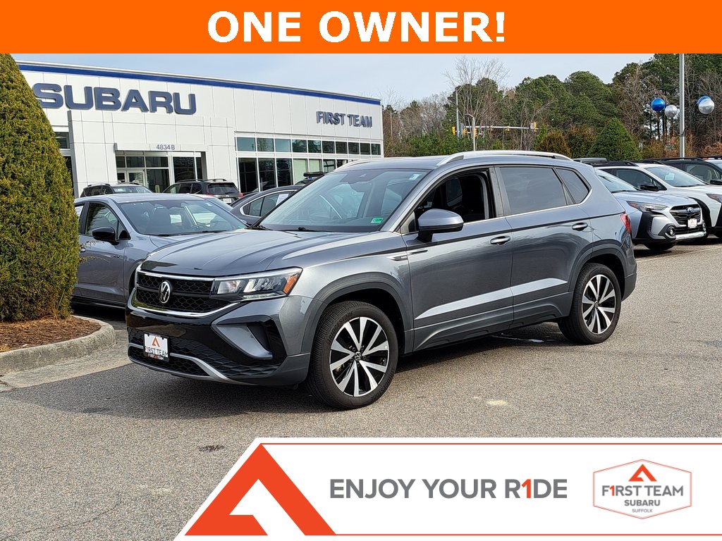 2022 Volkswagen Taos SE's photo