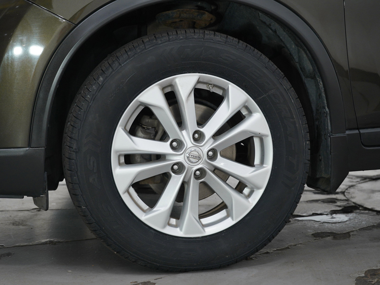 2016 Nissan Rogue SV photo 26