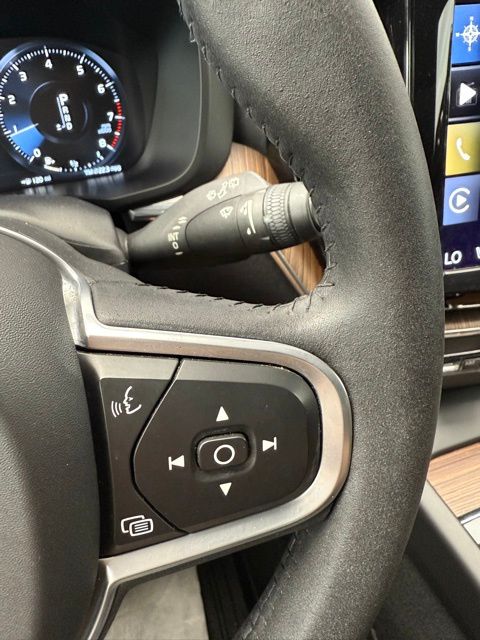 2021 Volvo XC60 T5 Momentum photo 41