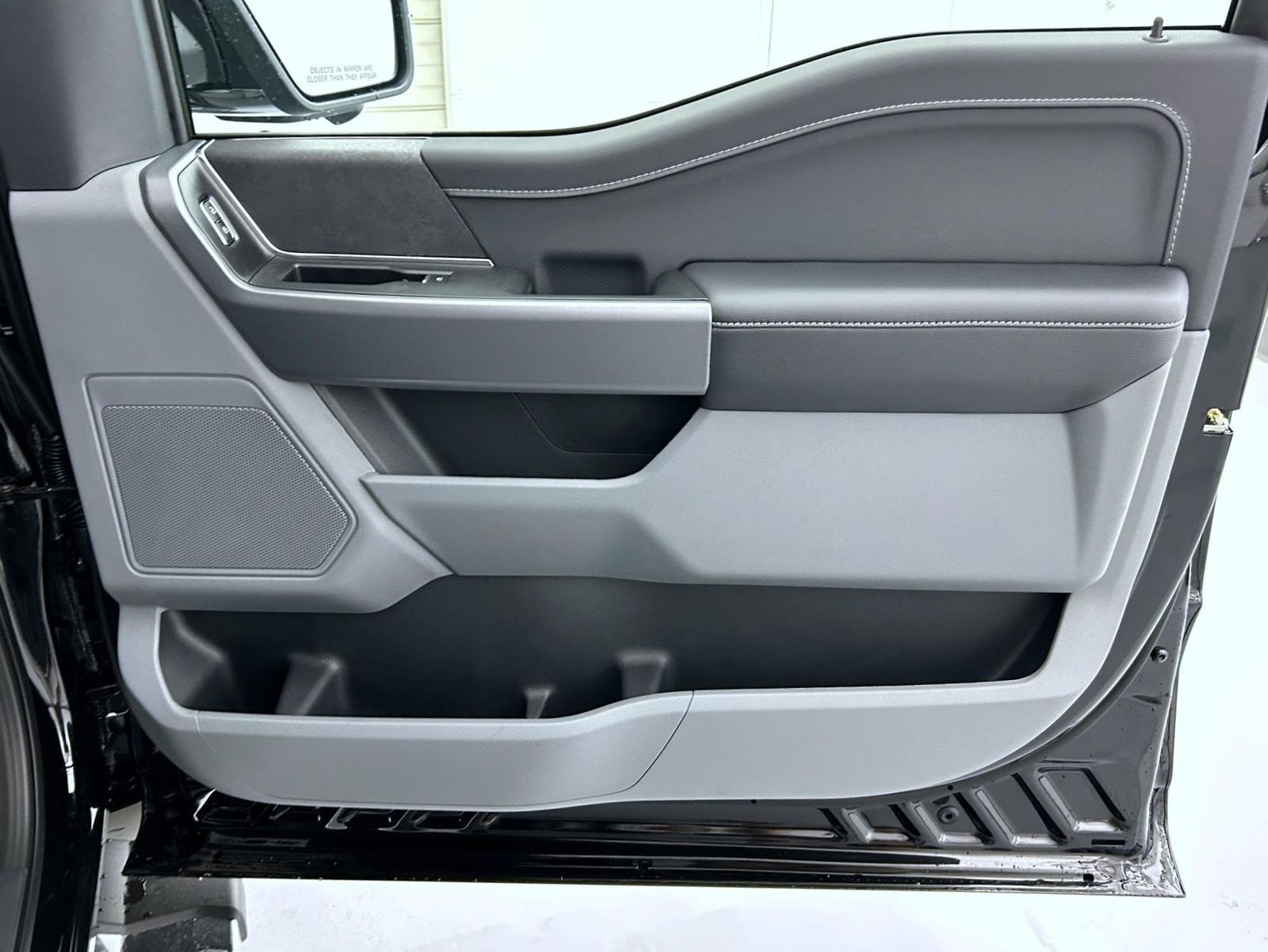 2025 Ford F-150 XLT photo 14