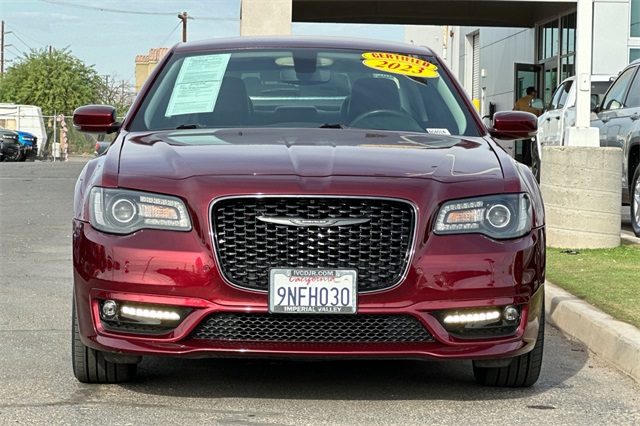 2023 Chrysler 300 Touring L photo 9