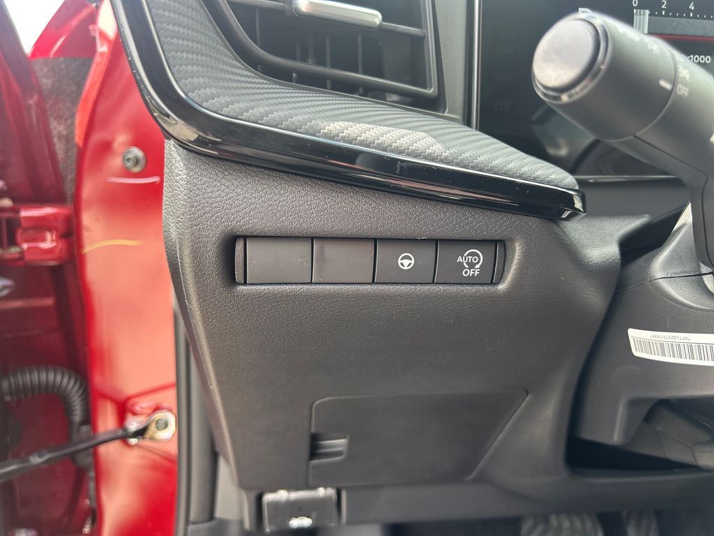 2026 Nissan Kicks SR photo 27