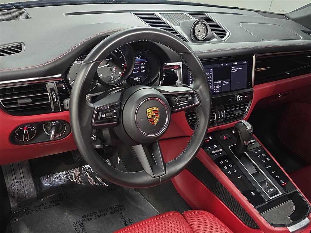 2023 Porsche Macan T photo 4