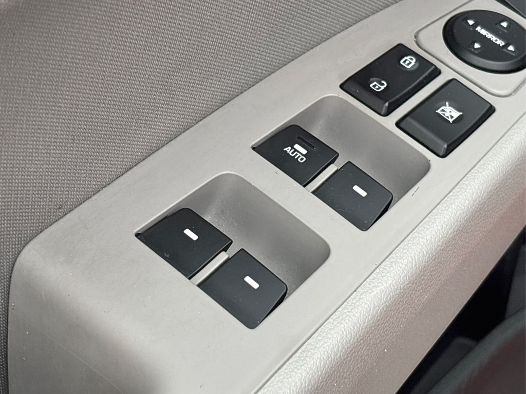 2020 Hyundai Elantra Value Edition photo 29