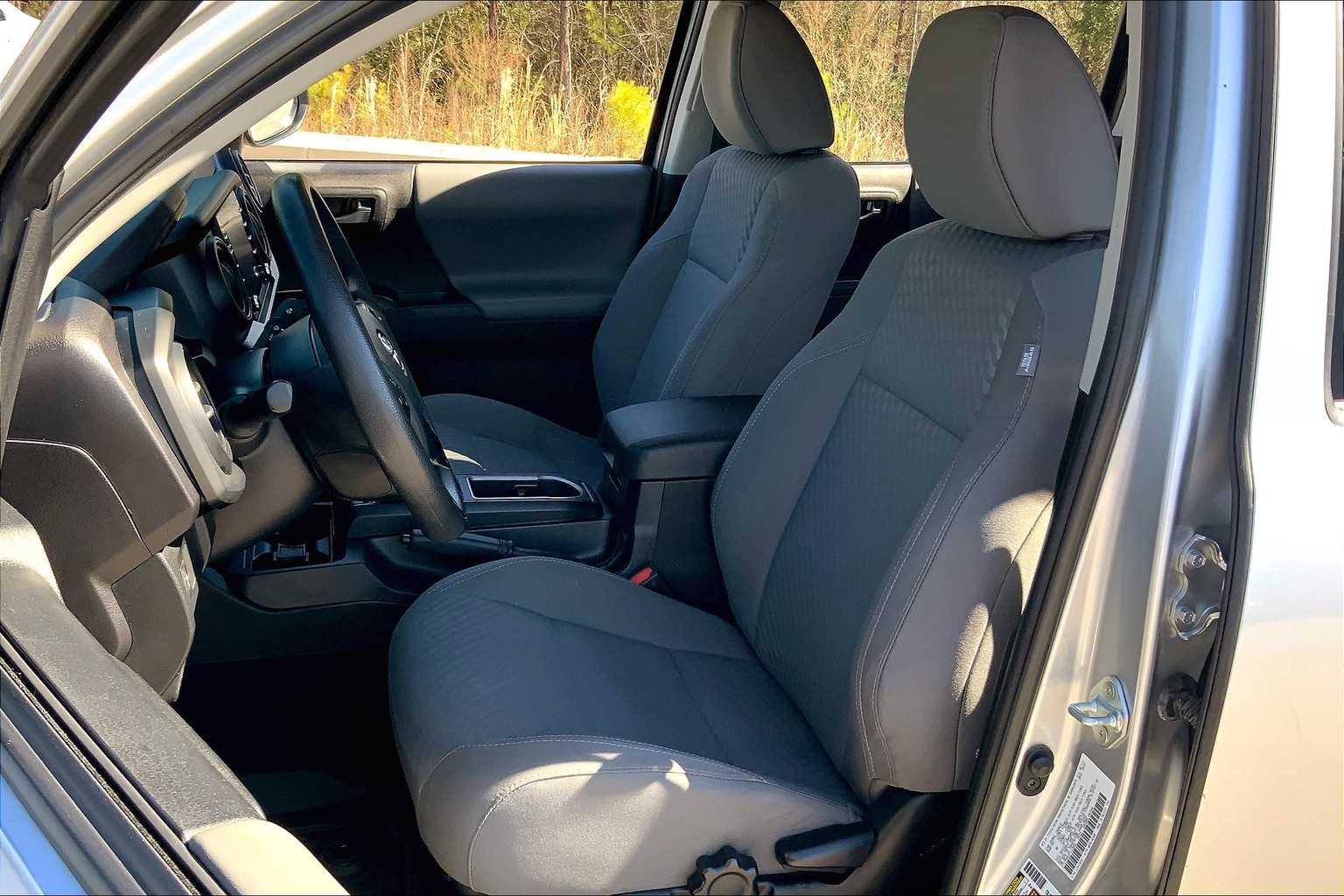 Image 6 of 2023 Toyota Tacoma SR 4WD CrewMAX