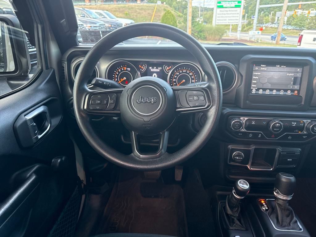 2022 Jeep Gladiator Sport photo 11