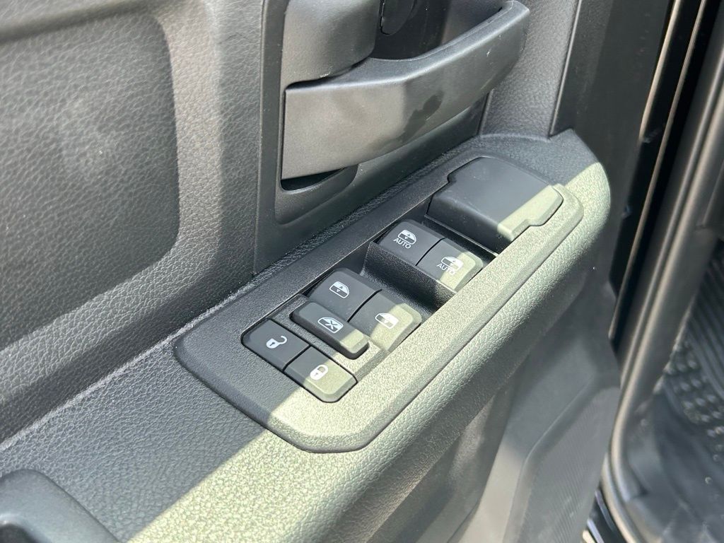 2025 Ram 2500 Tradesman photo 32