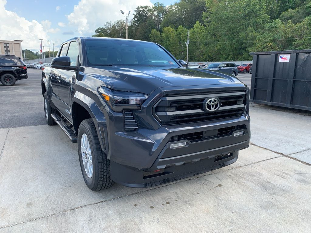 2025 Toyota Tacoma SR5's photo