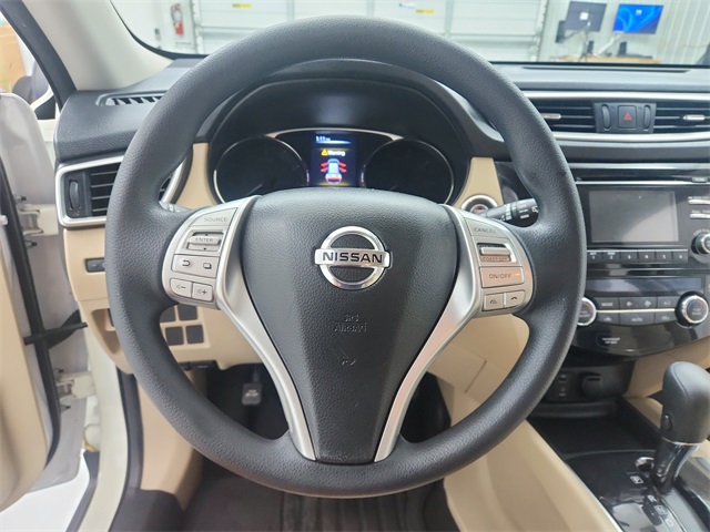 2016 Nissan Rogue SV photo 21