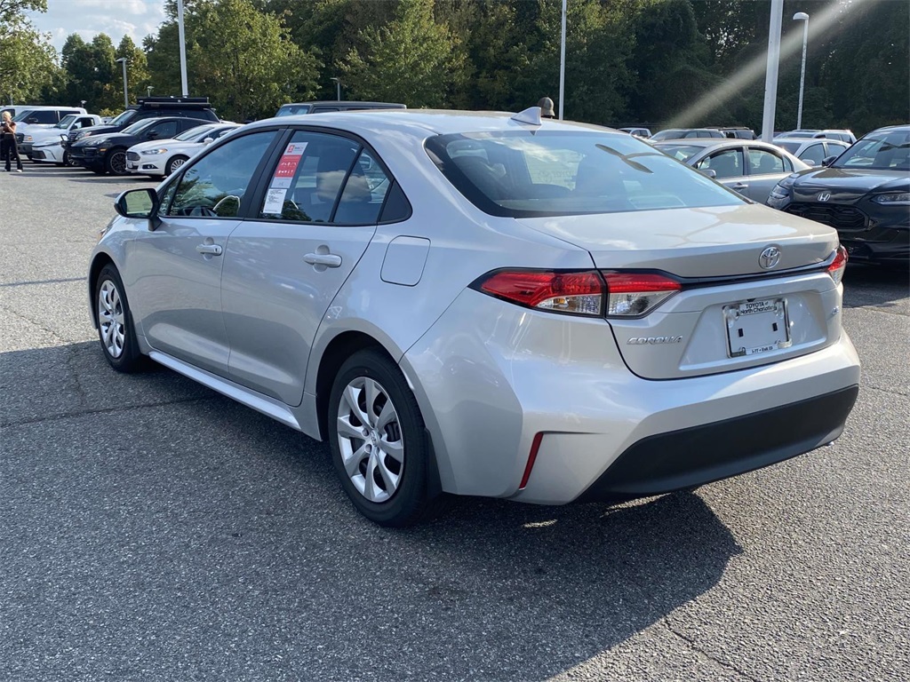 2026 Toyota Corolla LE photo 4