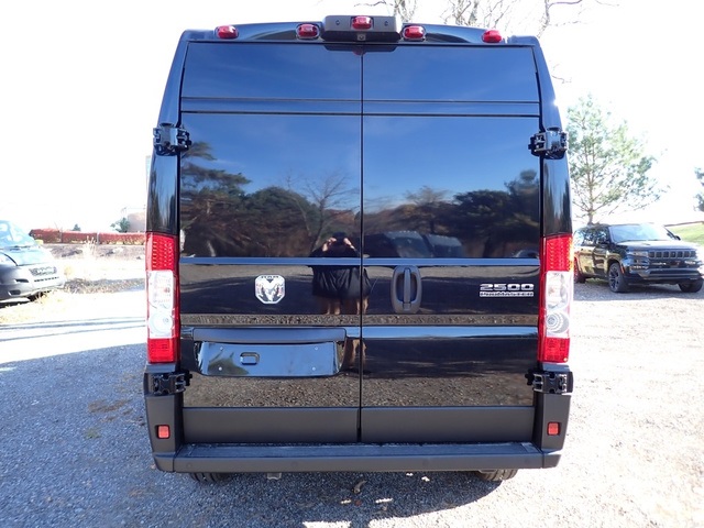 2026 Ram ProMaster 2500 Cargo Van photo 4
