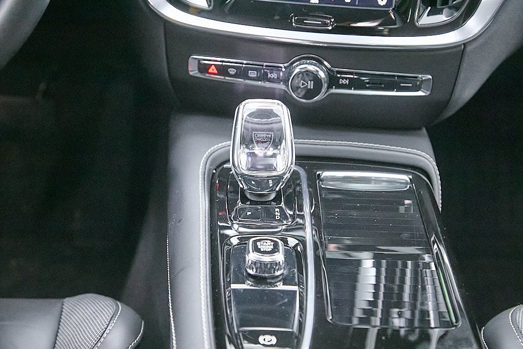 2023 VOLVO S60 - Image 35