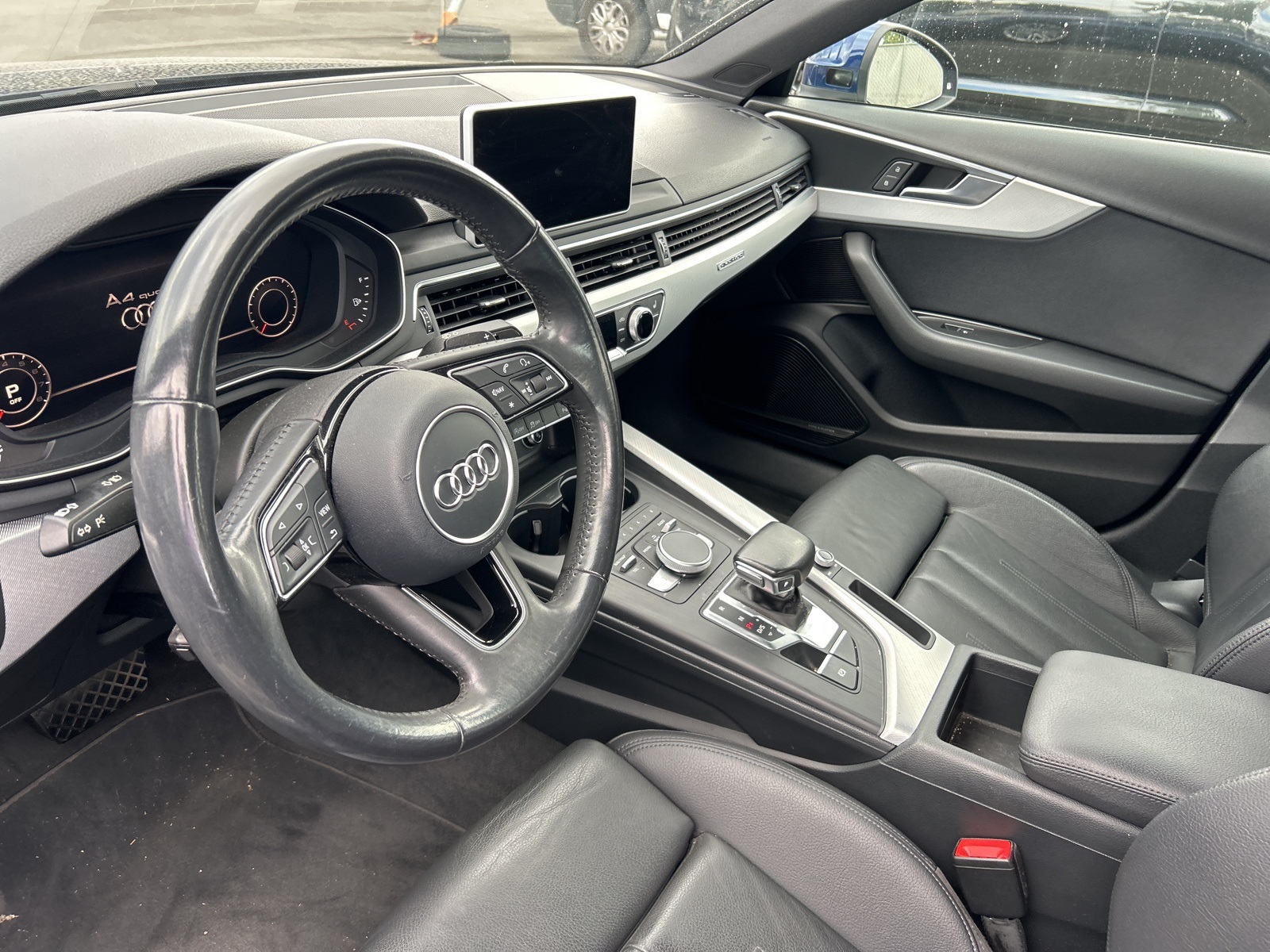 2017 Audi A4 2.0T Premium Plus photo 4