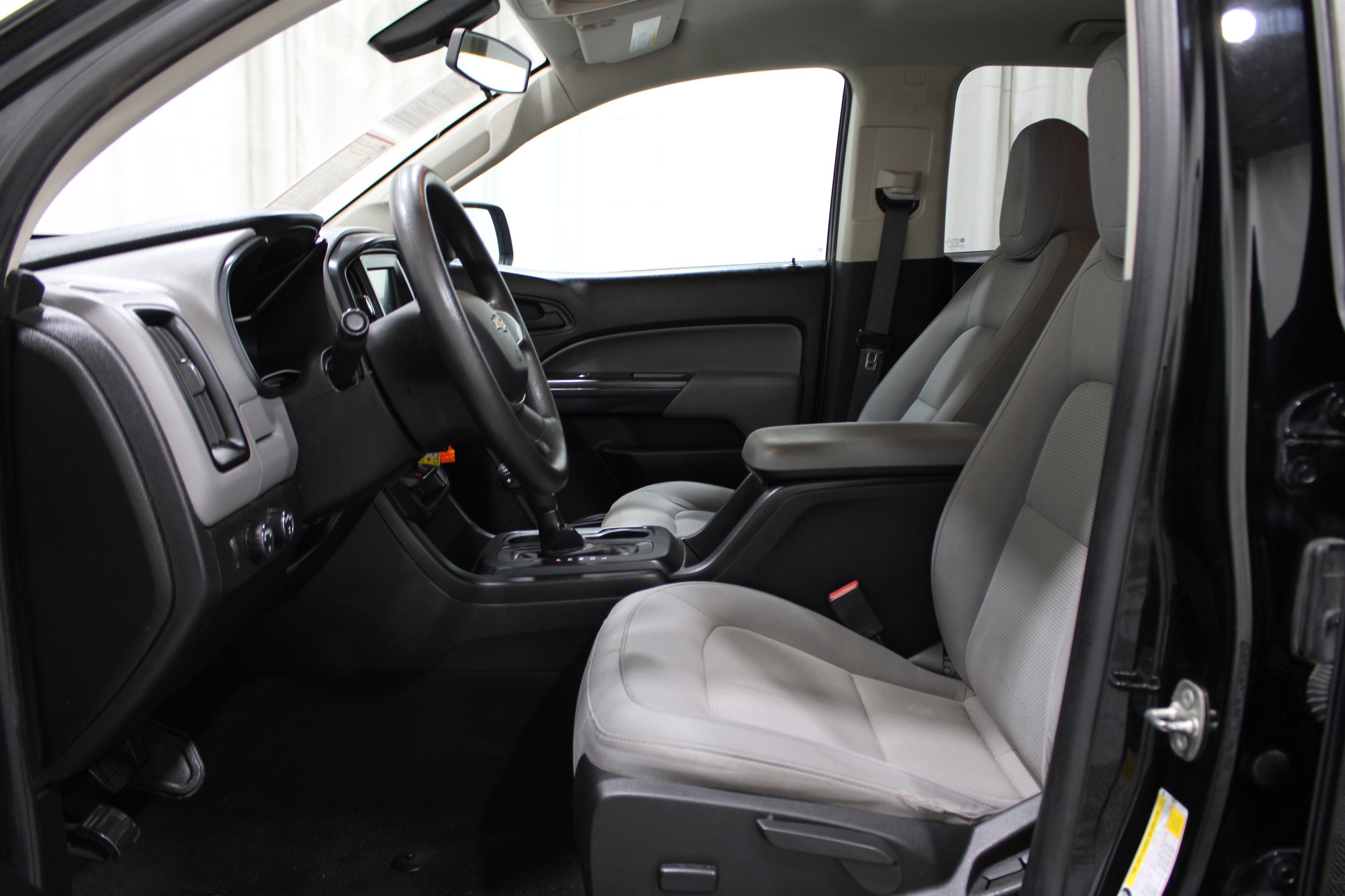 2018 Chevrolet Colorado Work Truck photo 3