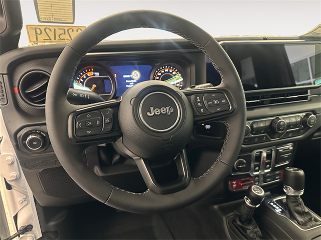 2025 Jeep Wrangler Rubicon photo 12