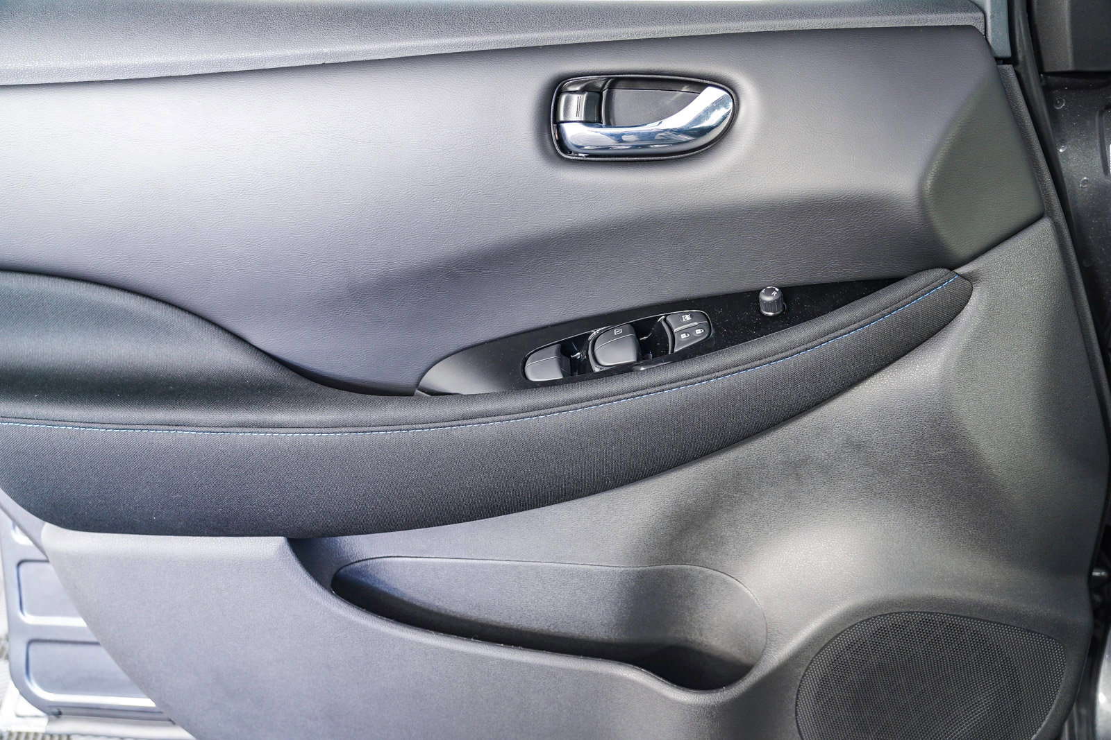 2025 Nissan Leaf SV Plus photo 21