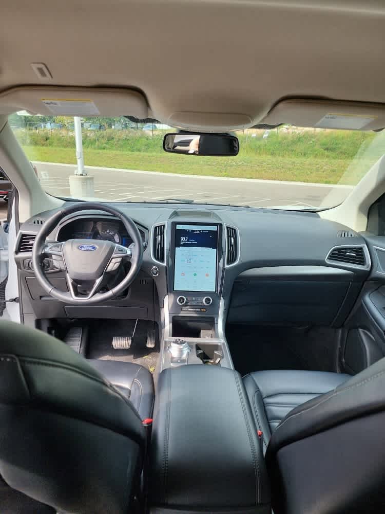 2024 Ford Edge SEL photo 6