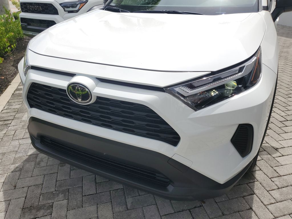 2025 Toyota RAV4 LE photo 10