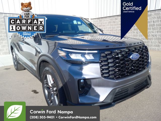 2025 Ford Explorer ST-LINE's photo
