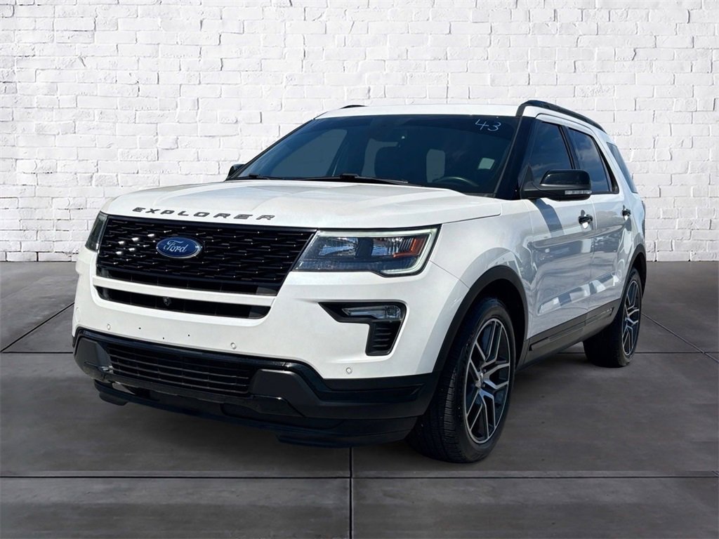2018 Ford Explorer Sport photo 2
